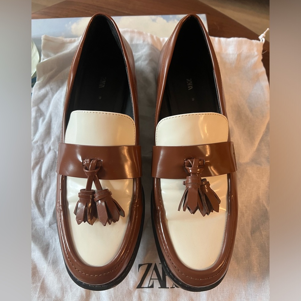 ZARA CONTRAST TASSEL LOAFERS